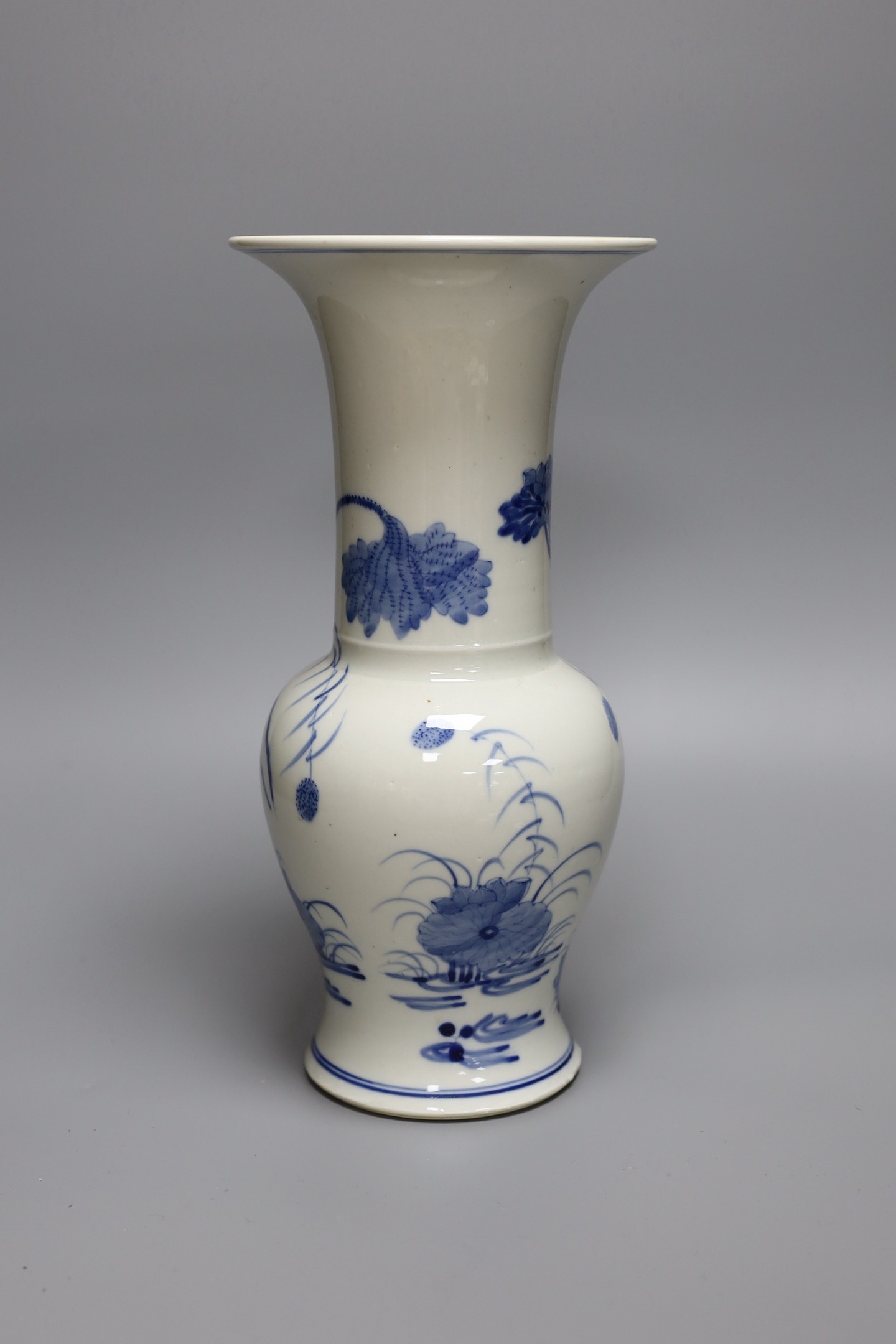 A Chinese blue and white vase, 33cm